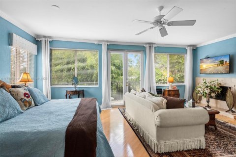 Casa en venta en Fort Lauderdale, Florida, 4 dormitorios, 442.49 m2 № 1940876 - foto 17