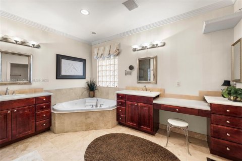 Casa en venta en Fort Lauderdale, Florida, 4 dormitorios, 442.49 m2 № 1940876 - foto 14