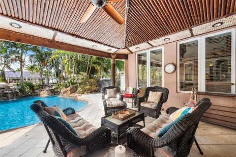 Casa en venta en Fort Lauderdale, Florida, 4 dormitorios, 442.49 m2 № 1940876 - foto 23