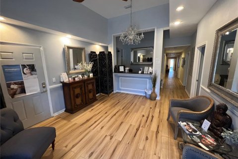 Propiedad comercial en alquiler en Tampa, Florida, 423.63 m2 № 1531717 - foto 7