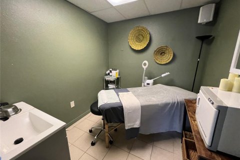 Propiedad comercial en alquiler en Tampa, Florida, 423.63 m2 № 1531717 - foto 15