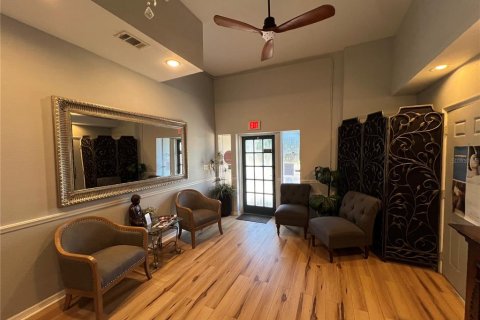 Propiedad comercial en alquiler en Tampa, Florida, 423.63 m2 № 1531717 - foto 5