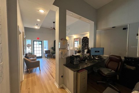 Propiedad comercial en alquiler en Tampa, Florida, 423.63 m2 № 1531717 - foto 6