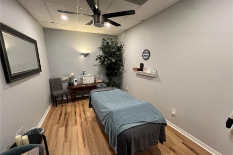 Propiedad comercial en alquiler en Tampa, Florida, 423.63 m2 № 1531717 - foto 12