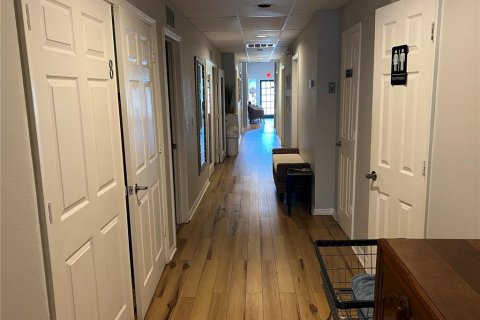 Propiedad comercial en alquiler en Tampa, Florida, 423.63 m2 № 1531717 - foto 11