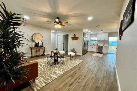 Casa en venta en Seminole, Florida, 4 dormitorios, 127.46 m2 № 1552994 - foto 7