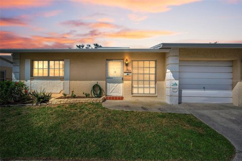 Casa en venta en Dunedin, Florida, 2 dormitorios, 92.81 m2 № 2107128 - foto 2