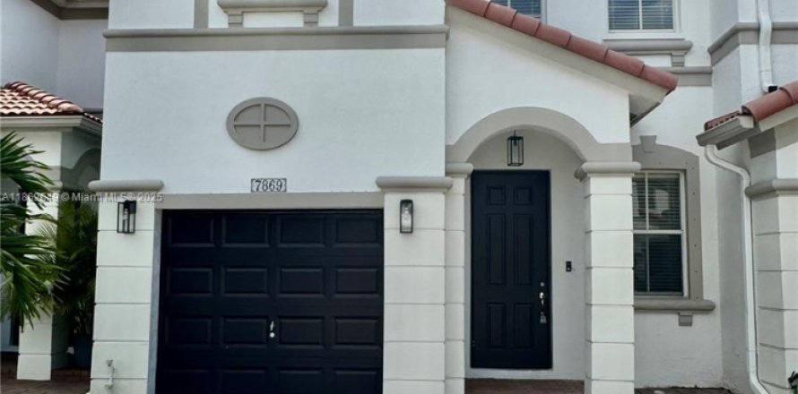 Touwnhouse à Doral, Floride 4 chambres, 175.96 m2 № 1893105