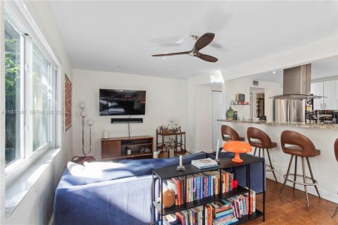 Townhouse in Miami, Florida 1 bedroom, 63.17 sq.m. № 1955485 - photo 8