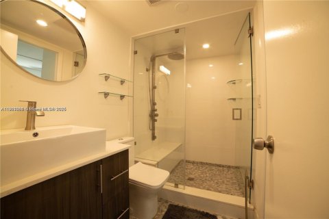 Touwnhouse à vendre à Miami, Floride: 1 chambre, 63.17 m2 № 1955485 - photo 8