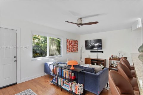 Townhouse in Miami, Florida 1 bedroom, 63.17 sq.m. № 1955485 - photo 7