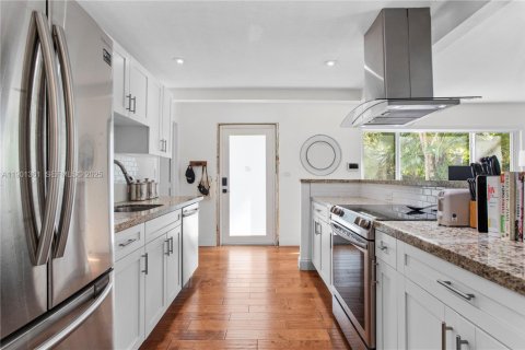 Townhouse in Miami, Florida 1 bedroom, 63.17 sq.m. № 1955485 - photo 5