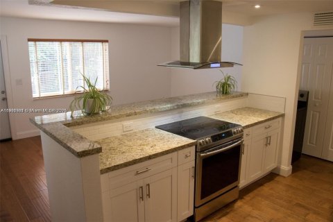 Touwnhouse à vendre à Miami, Floride: 1 chambre, 63.17 m2 № 1955485 - photo 4