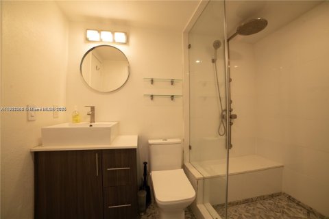 Touwnhouse à vendre à Miami, Floride: 1 chambre, 63.17 m2 № 1955485 - photo 9