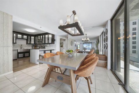 Condominio en venta en Miami Beach, Florida, 2 dormitorios, 141.58 m2 № 1971891 - foto 9