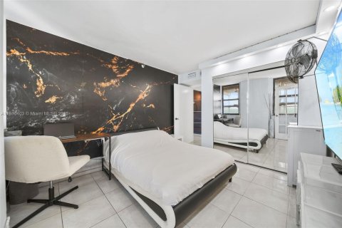 Condominio en venta en Miami Beach, Florida, 2 dormitorios, 141.58 m2 № 1971891 - foto 21