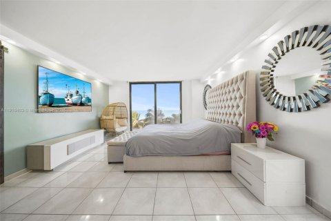 Condominio en venta en Miami Beach, Florida, 2 dormitorios, 141.58 m2 № 1971891 - foto 17