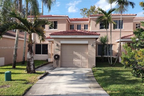 Touwnhouse à louer à Davie, Floride: 3 chambres, 153.1 m2 № 1967667 - photo 1