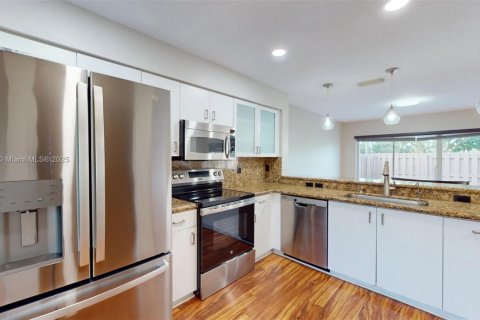 Touwnhouse à louer à Davie, Floride: 3 chambres, 153.1 m2 № 1967667 - photo 6