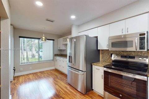 Touwnhouse à louer à Davie, Floride: 3 chambres, 153.1 m2 № 1967667 - photo 3