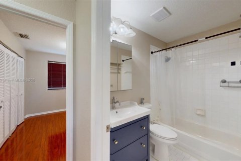 Touwnhouse à louer à Davie, Floride: 3 chambres, 153.1 m2 № 1967667 - photo 13
