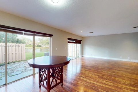 Touwnhouse à louer à Davie, Floride: 3 chambres, 153.1 m2 № 1967667 - photo 2