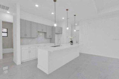 House in Lehigh Acres, Florida 3 bedrooms, 147.53 sq.m. № 1657098 - photo 6