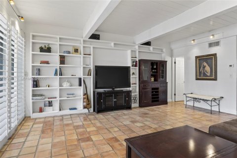 Adosado en venta en Miami, Florida, 3 dormitorios, 156.08 m2 № 1996704 - foto 4