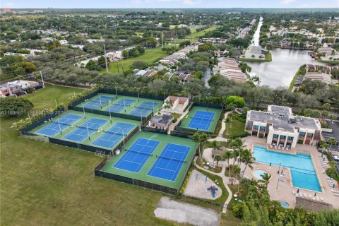 Adosado en venta en Miami, Florida, 3 dormitorios, 156.08 m2 № 1996704 - foto 20