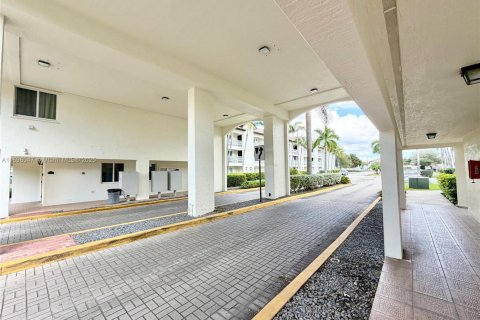 Apartment in Doral, Florida 2 bedrooms, 133.78 sq.m. № 1951123 - photo 3