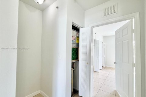 Apartment in Doral, Florida 2 bedrooms, 133.78 sq.m. № 1951123 - photo 12