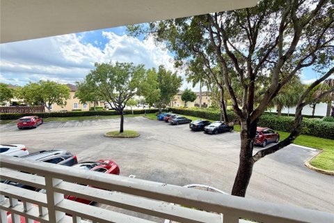 Apartment in Doral, Florida 2 bedrooms, 133.78 sq.m. № 1951123 - photo 5