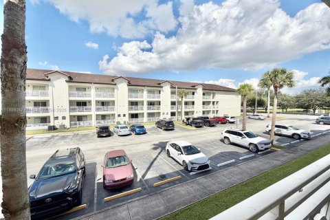 Apartment in Doral, Florida 2 bedrooms, 133.78 sq.m. № 1951123 - photo 17