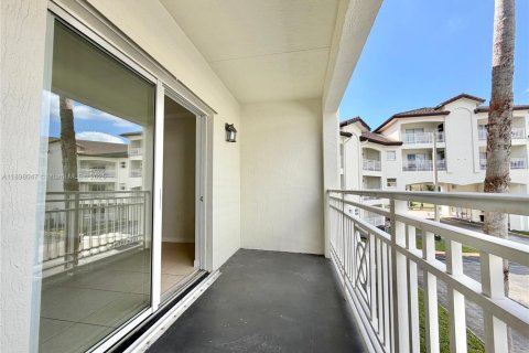 Apartment in Doral, Florida 2 bedrooms, 133.78 sq.m. № 1951123 - photo 15