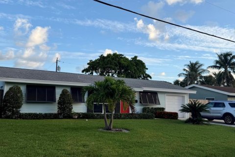 House in Boca Raton, Florida 2 bedrooms, 131.18 sq.m. № 2083828