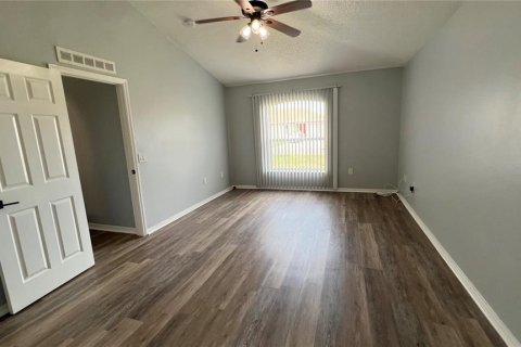 House in Kissimmee, Florida 4 bedrooms, 142.6 sq.m. № 2101320 - photo 6