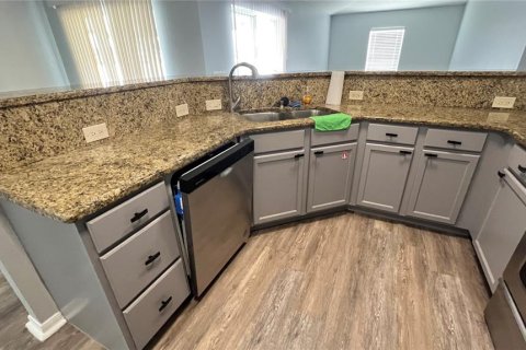 House in Kissimmee, Florida 4 bedrooms, 142.6 sq.m. № 2101320 - photo 14