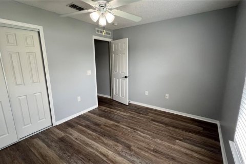 House in Kissimmee, Florida 4 bedrooms, 142.6 sq.m. № 2101320 - photo 18