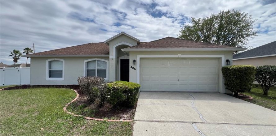 House in Kissimmee, Florida 4 bedrooms, 142.6 sq.m. № 2101320