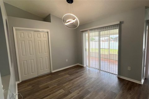 House in Kissimmee, Florida 4 bedrooms, 142.6 sq.m. № 2101320 - photo 8