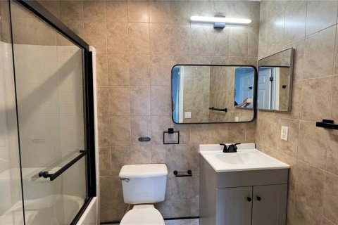 House in Kissimmee, Florida 4 bedrooms, 142.6 sq.m. № 2101320 - photo 28