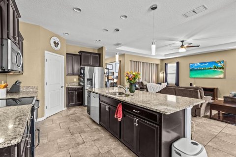 Casa en venta en Kissimmee, Florida, 4 dormitorios, 264.86 m2 № 1567205 - foto 17