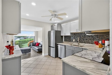 Copropriété à vendre à Tampa, Floride: 2 chambres, 153.29 m2 № 1919889 - photo 18