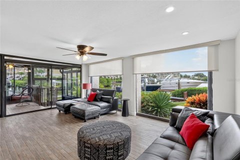 Copropriété à vendre à Tampa, Floride: 2 chambres, 153.29 m2 № 1919889 - photo 9