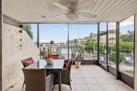 Copropriété à vendre à Tampa, Floride: 2 chambres, 153.29 m2 № 1919889 - photo 14