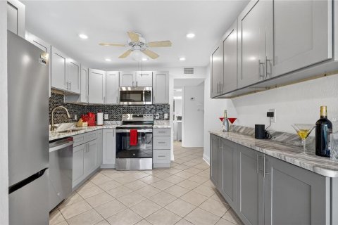 Copropriété à vendre à Tampa, Floride: 2 chambres, 153.29 m2 № 1919889 - photo 8