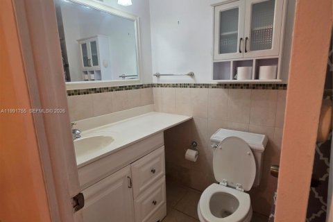 House in Miami, Florida 4 bedrooms, 123.56 sq.m. № 2060590 - photo 8