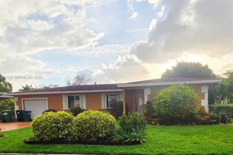 House in Miami, Florida 4 bedrooms, 123.56 sq.m. № 2060590