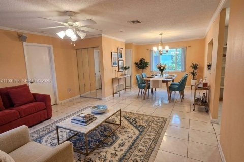 House in Miami, Florida 4 bedrooms, 123.56 sq.m. № 2060590 - photo 19