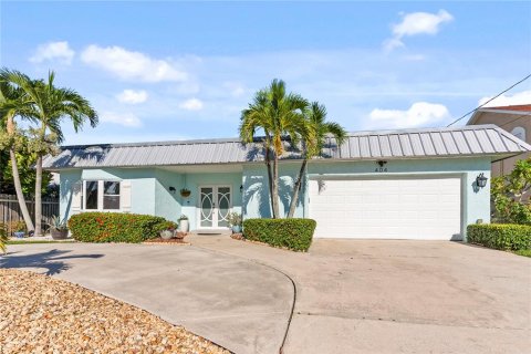 Villa ou maison à Indian Rocks Beach, Floride 3 chambres, 207.17 m2 № 2419727